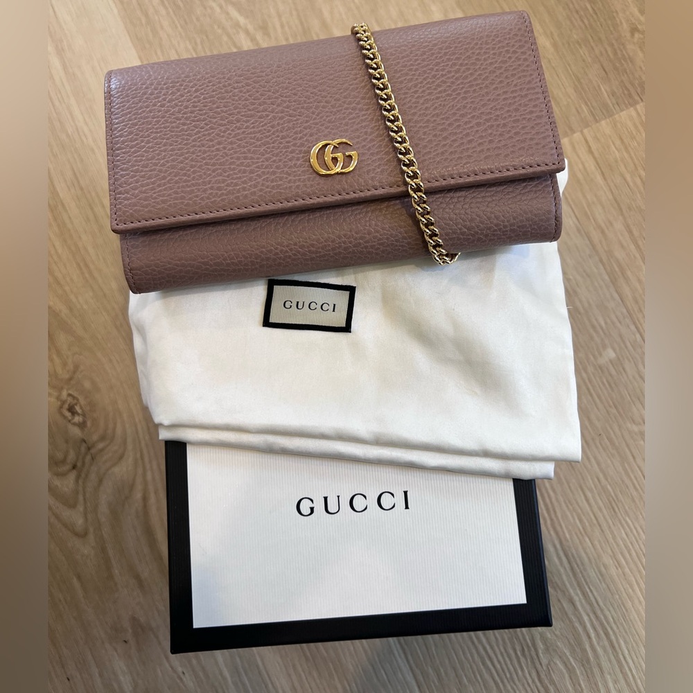 Gucci Dusty Pink Leather Chain Wallet